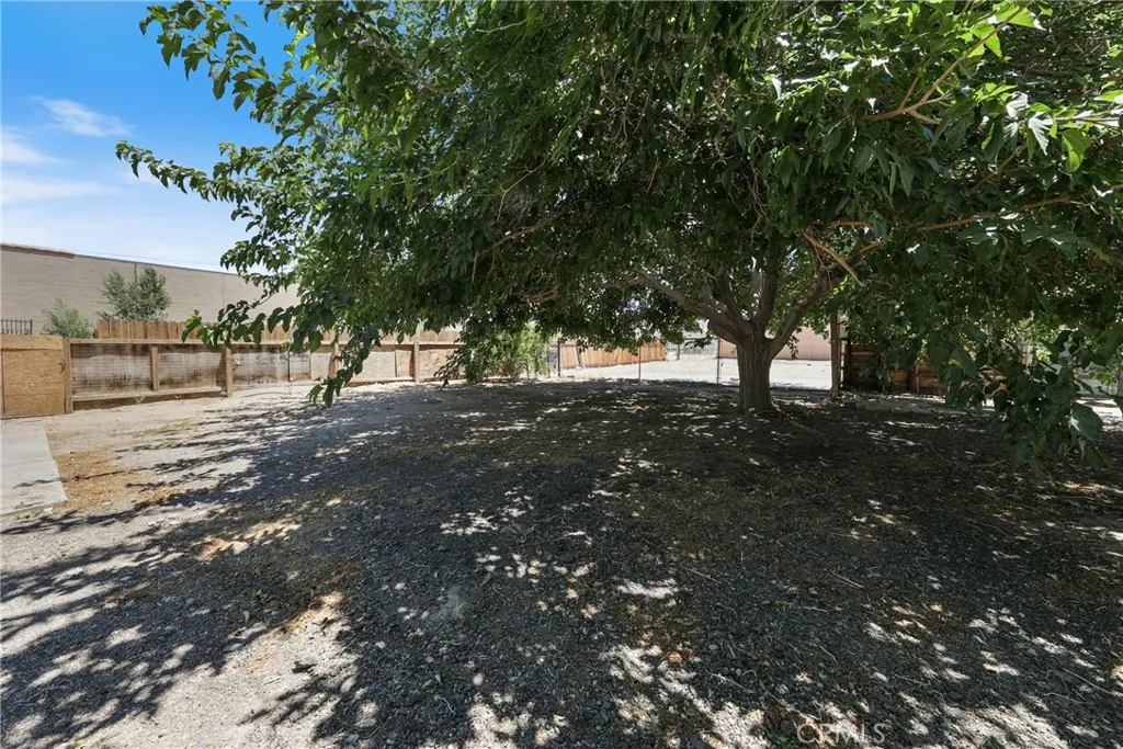 7812 Pearblossom, Littlerock, California 93543 home-pic-19